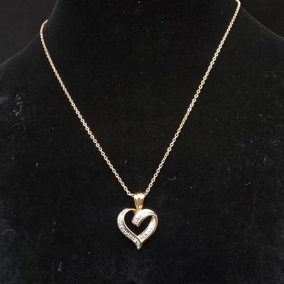 Diamond Chip Heart Pendant Necklace Gold Plated Chain In Box - Picture 3 of 12